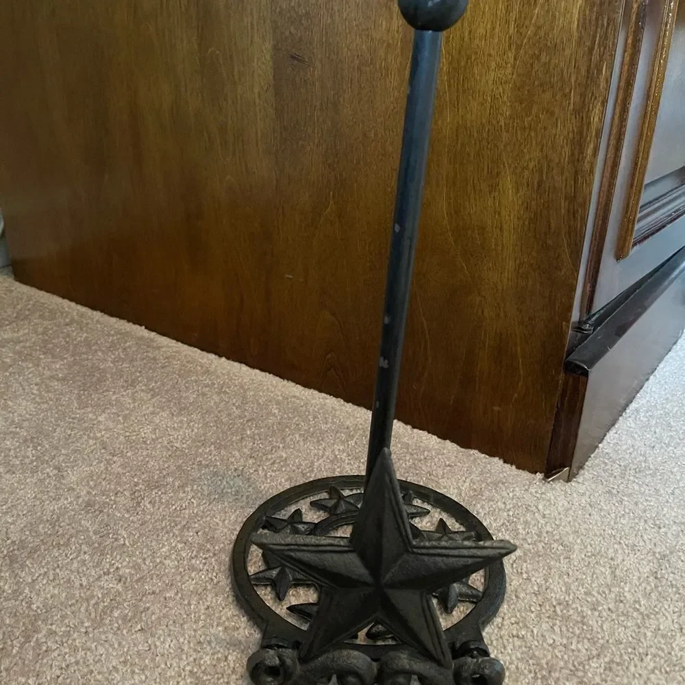Wrought iron star paper‎ towel holder